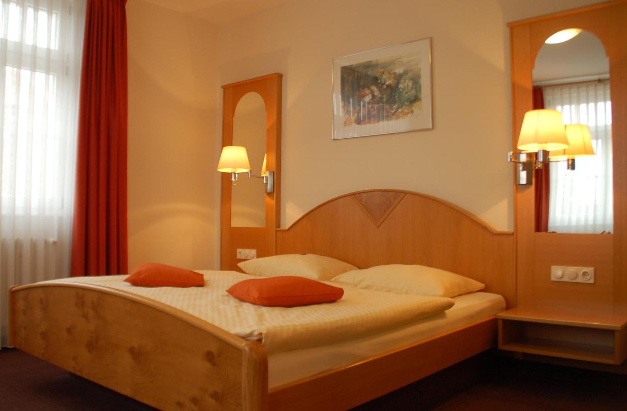 Landhotel Altes Wasserwerk Gbr Freinsheim Bilik gambar