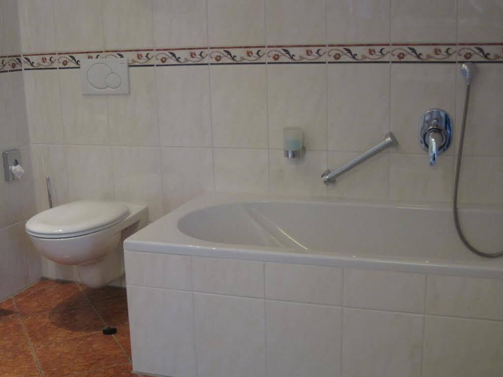 Landhotel Altes Wasserwerk Gbr Freinsheim Luaran gambar